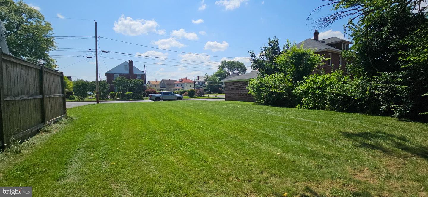 684 BERRYVILLE AVE, WINCHESTER, Virginia 22601, 4 Bedrooms Bedrooms, ,1 BathroomBathrooms,Residential,For sale,684 BERRYVILLE AVE,VAWI2008026 MLS # VAWI2008026