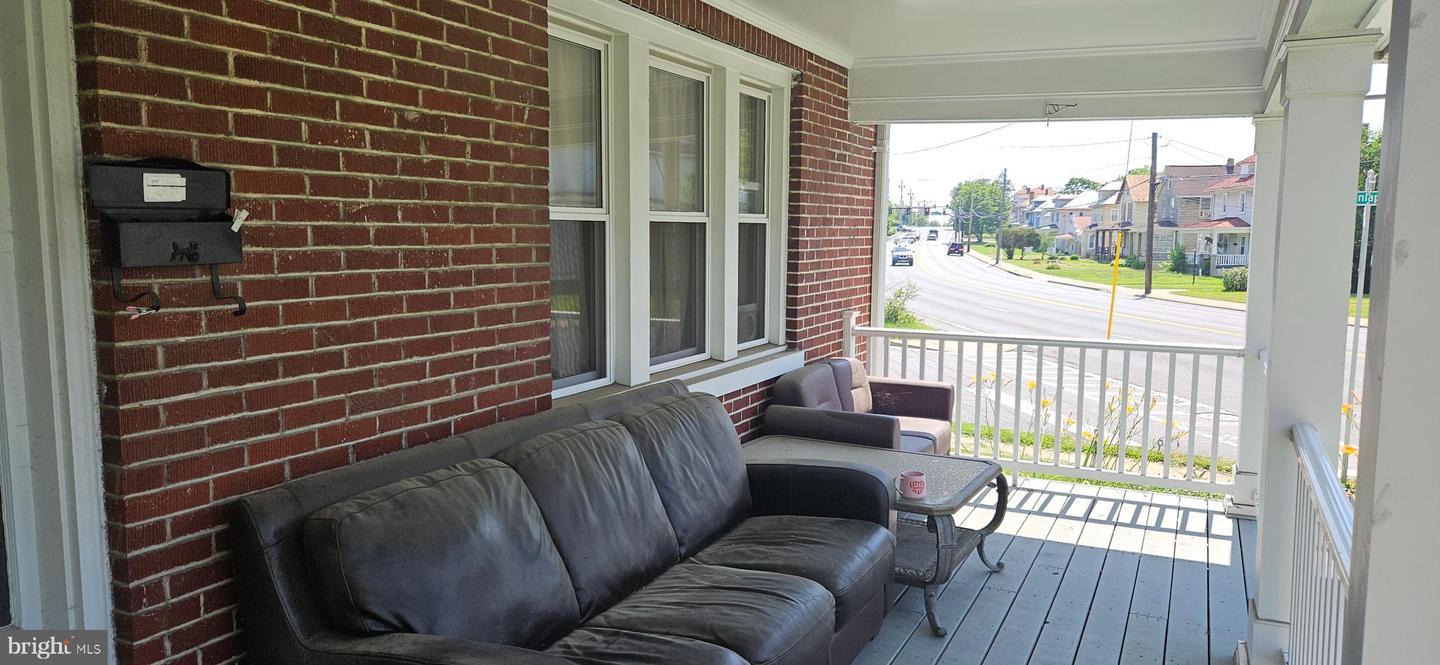 684 BERRYVILLE AVE, WINCHESTER, Virginia 22601, 4 Bedrooms Bedrooms, ,1 BathroomBathrooms,Residential,For sale,684 BERRYVILLE AVE,VAWI2008026 MLS # VAWI2008026