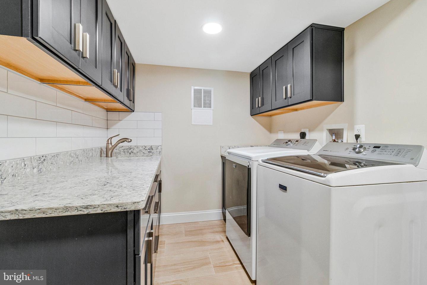 6320 CROSSWOODS CIR, FALLS CHURCH, Virginia 22044, 5 Bedrooms Bedrooms, ,3 BathroomsBathrooms,Residential,For sale,6320 CROSSWOODS CIR,VAFX2250296 MLS # VAFX2250296