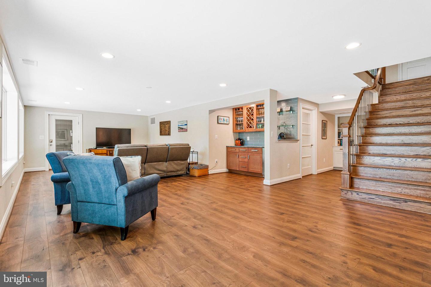 6320 CROSSWOODS CIR, FALLS CHURCH, Virginia 22044, 5 Bedrooms Bedrooms, ,3 BathroomsBathrooms,Residential,For sale,6320 CROSSWOODS CIR,VAFX2250296 MLS # VAFX2250296