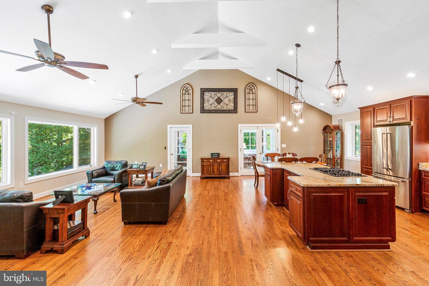 6320 CROSSWOODS CIR, FALLS CHURCH, Virginia 22044, 5 Bedrooms Bedrooms, ,3 BathroomsBathrooms,Residential,For sale,6320 CROSSWOODS CIR,VAFX2250296 MLS # VAFX2250296