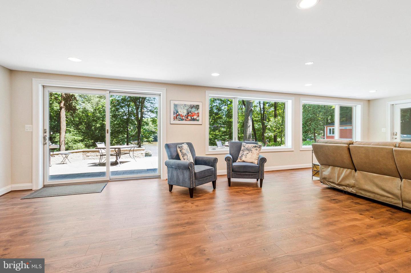 6320 CROSSWOODS CIR, FALLS CHURCH, Virginia 22044, 5 Bedrooms Bedrooms, ,3 BathroomsBathrooms,Residential,For sale,6320 CROSSWOODS CIR,VAFX2250296 MLS # VAFX2250296