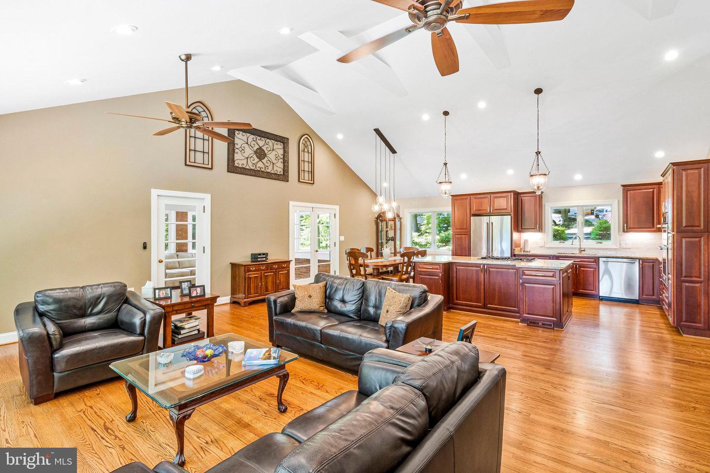 6320 CROSSWOODS CIR, FALLS CHURCH, Virginia 22044, 5 Bedrooms Bedrooms, ,3 BathroomsBathrooms,Residential,For sale,6320 CROSSWOODS CIR,VAFX2250296 MLS # VAFX2250296