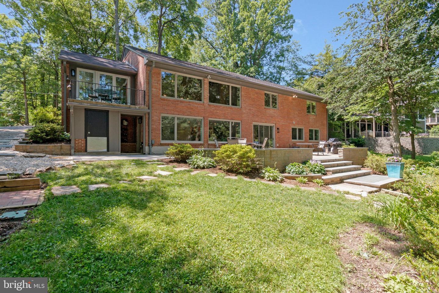 6320 CROSSWOODS CIR, FALLS CHURCH, Virginia 22044, 5 Bedrooms Bedrooms, ,3 BathroomsBathrooms,Residential,For sale,6320 CROSSWOODS CIR,VAFX2250296 MLS # VAFX2250296