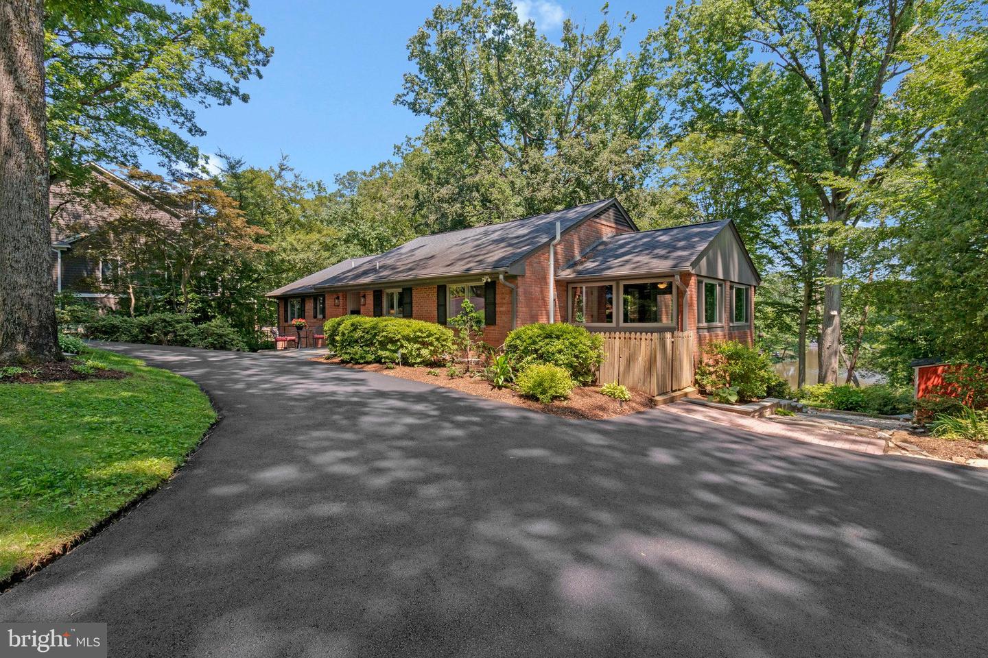 6320 CROSSWOODS CIR, FALLS CHURCH, Virginia 22044, 5 Bedrooms Bedrooms, ,3 BathroomsBathrooms,Residential,For sale,6320 CROSSWOODS CIR,VAFX2250296 MLS # VAFX2250296