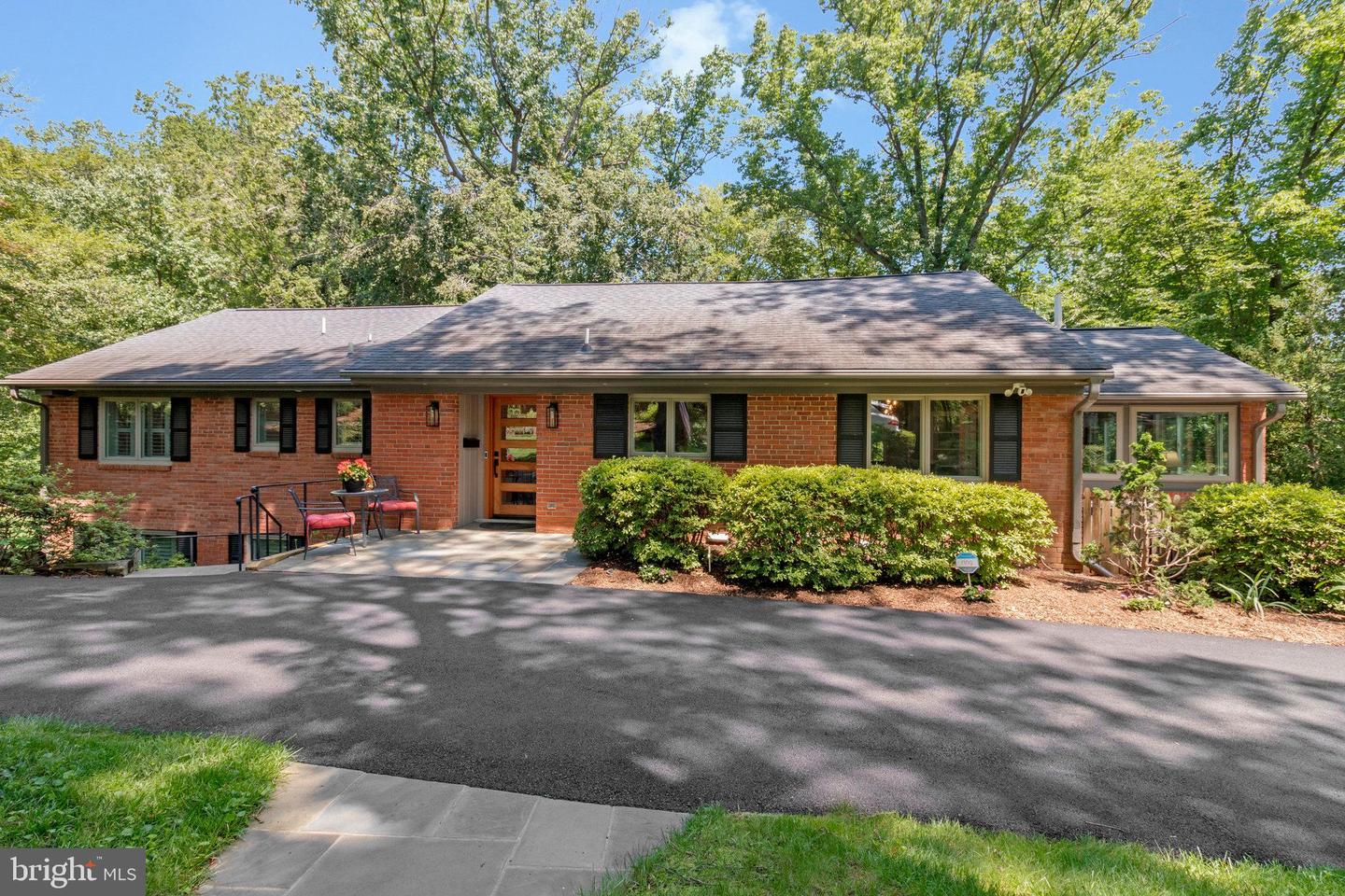 6320 CROSSWOODS CIR, FALLS CHURCH, Virginia 22044, 5 Bedrooms Bedrooms, ,3 BathroomsBathrooms,Residential,For sale,6320 CROSSWOODS CIR,VAFX2250296 MLS # VAFX2250296