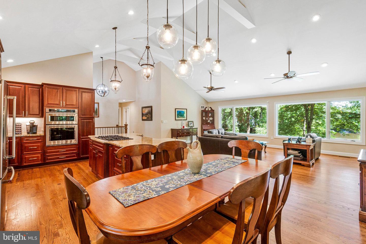 6320 CROSSWOODS CIR, FALLS CHURCH, Virginia 22044, 5 Bedrooms Bedrooms, ,3 BathroomsBathrooms,Residential,For sale,6320 CROSSWOODS CIR,VAFX2250296 MLS # VAFX2250296