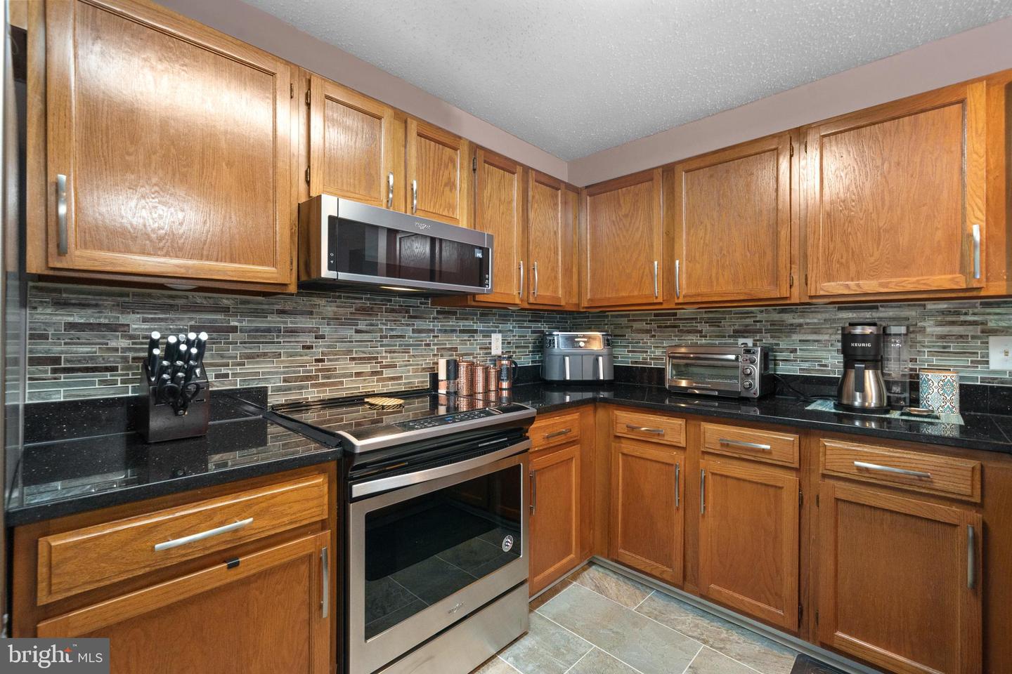 11590 MOHICAN RD, WOODBRIDGE, Virginia 22192, 3 Bedrooms Bedrooms, ,2 BathroomsBathrooms,Residential,For sale,11590 MOHICAN RD,VAPW2097934 MLS # VAPW2097934