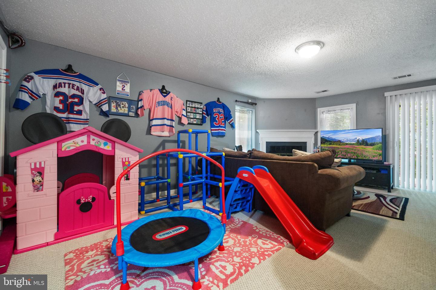 11590 MOHICAN RD, WOODBRIDGE, Virginia 22192, 3 Bedrooms Bedrooms, ,2 BathroomsBathrooms,Residential,For sale,11590 MOHICAN RD,VAPW2097934 MLS # VAPW2097934