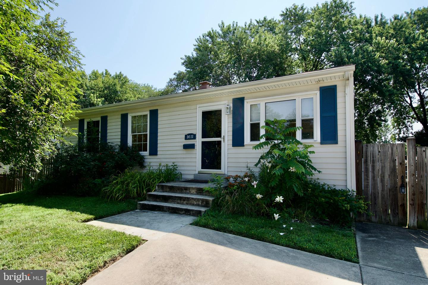 1411 KENTUCKY AVE, WOODBRIDGE, Virginia 22191, 5 Bedrooms Bedrooms, ,2 BathroomsBathrooms,Residential,For sale,1411 KENTUCKY AVE,VAPW2097932 MLS # VAPW2097932