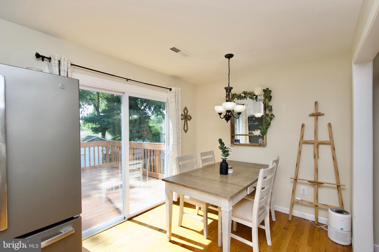 1411 KENTUCKY AVE, WOODBRIDGE, Virginia 22191, 5 Bedrooms Bedrooms, ,2 BathroomsBathrooms,Residential,For sale,1411 KENTUCKY AVE,VAPW2097932 MLS # VAPW2097932