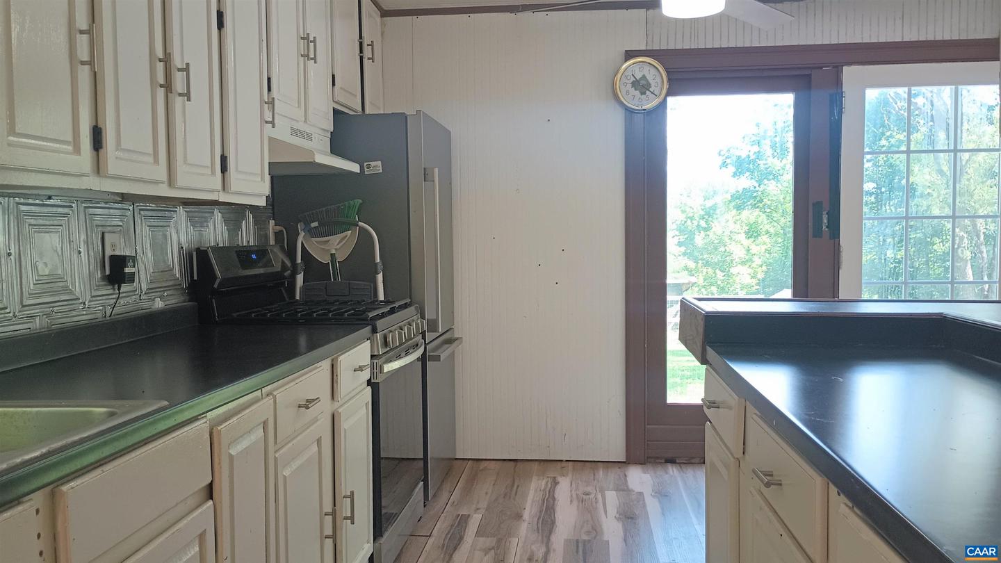 176 TOMS LN, ROSELAND, Virginia 22967, 3 Bedrooms Bedrooms, ,1 BathroomBathrooms,Residential,For sale,176 TOMS LN,666106 MLS # 666106
