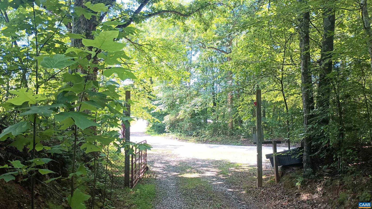 176 TOMS LN, ROSELAND, Virginia 22967, 3 Bedrooms Bedrooms, ,1 BathroomBathrooms,Residential,For sale,176 TOMS LN,666106 MLS # 666106