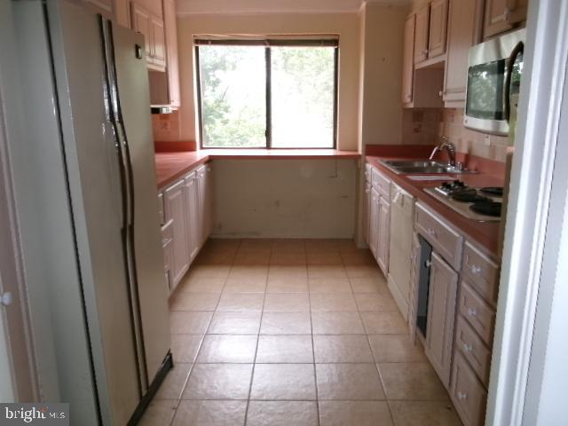 5904 MOUNT EAGLE DR #210, ALEXANDRIA, Virginia 22303, 2 Bedrooms Bedrooms, ,2 BathroomsBathrooms,Residential,For sale,5904 MOUNT EAGLE DR #210,VAFX2250538 MLS # VAFX2250538
