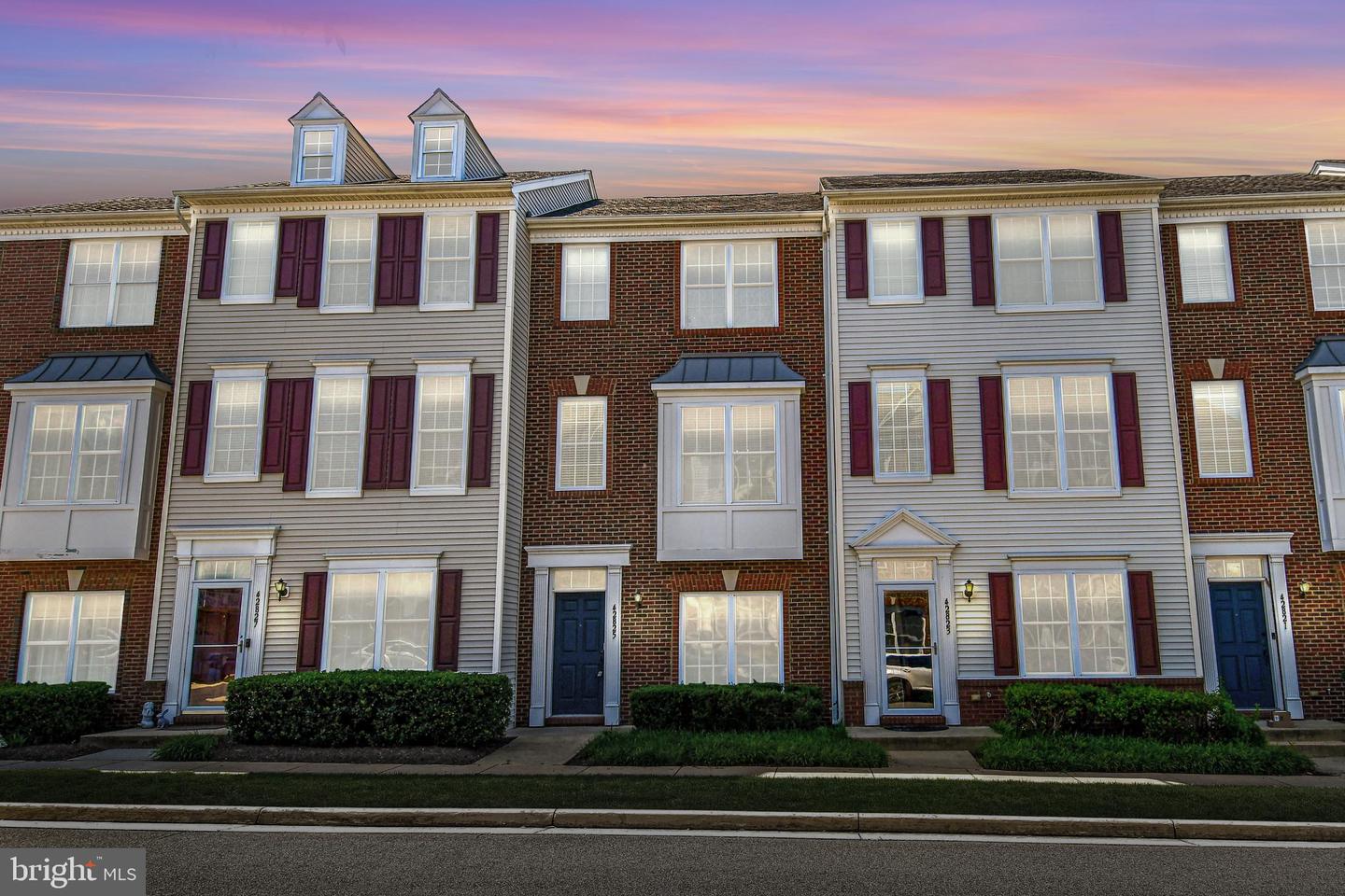 42825 PAMPLIN TER, CHANTILLY, Virginia 20152, 3 Bedrooms Bedrooms, ,3 BathroomsBathrooms,Residential,For sale,42825 PAMPLIN TER,VALO2100508 MLS # VALO2100508