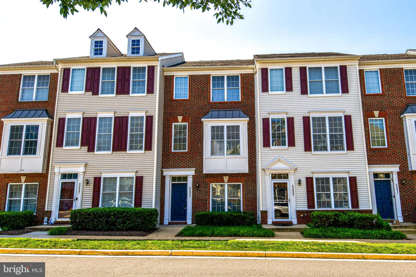 42825 PAMPLIN TER, CHANTILLY, Virginia 20152, 3 Bedrooms Bedrooms, ,3 BathroomsBathrooms,Residential,For sale,42825 PAMPLIN TER,VALO2100508 MLS # VALO2100508