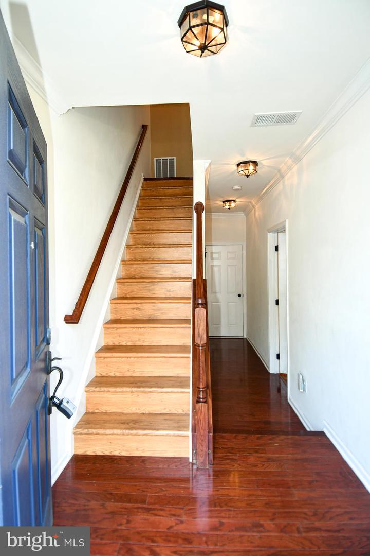 42825 PAMPLIN TER, CHANTILLY, Virginia 20152, 3 Bedrooms Bedrooms, ,3 BathroomsBathrooms,Residential,For sale,42825 PAMPLIN TER,VALO2100508 MLS # VALO2100508