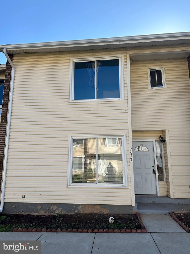 7537 PURDUE CT CT, MANASSAS, Virginia 20109, 2 Bedrooms Bedrooms, ,1 BathroomBathrooms,Residential,For sale,7537 PURDUE CT CT,VAPW2098000 MLS # VAPW2098000