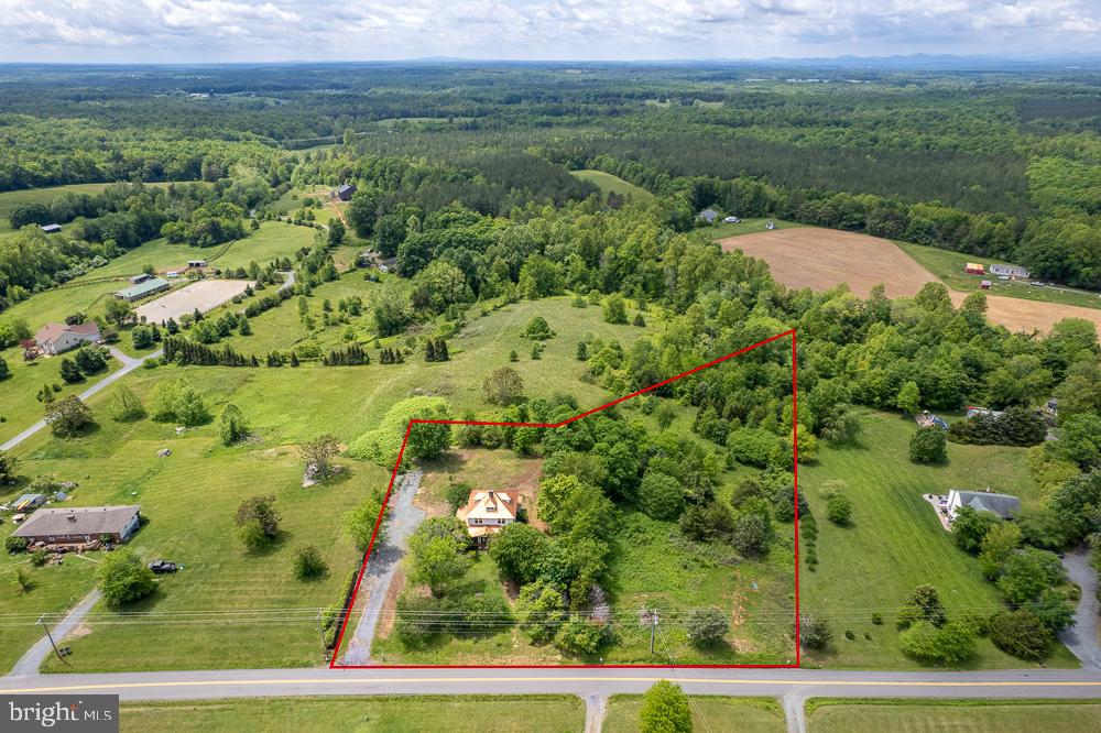2315 ROLLING RD S, SCOTTSVILLE, Virginia 24590, 5 Bedrooms Bedrooms, ,2 BathroomsBathrooms,Residential,For sale,2315 ROLLING RD S,VAFN2000476 MLS # VAFN2000476