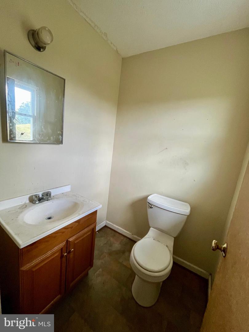 504 STEELES FORT RD, RAPHINE, Virginia 24472, 3 Bedrooms Bedrooms, ,1 BathroomBathrooms,Residential,For sale,504 STEELES FORT RD,VARB2000140 MLS # VARB2000140