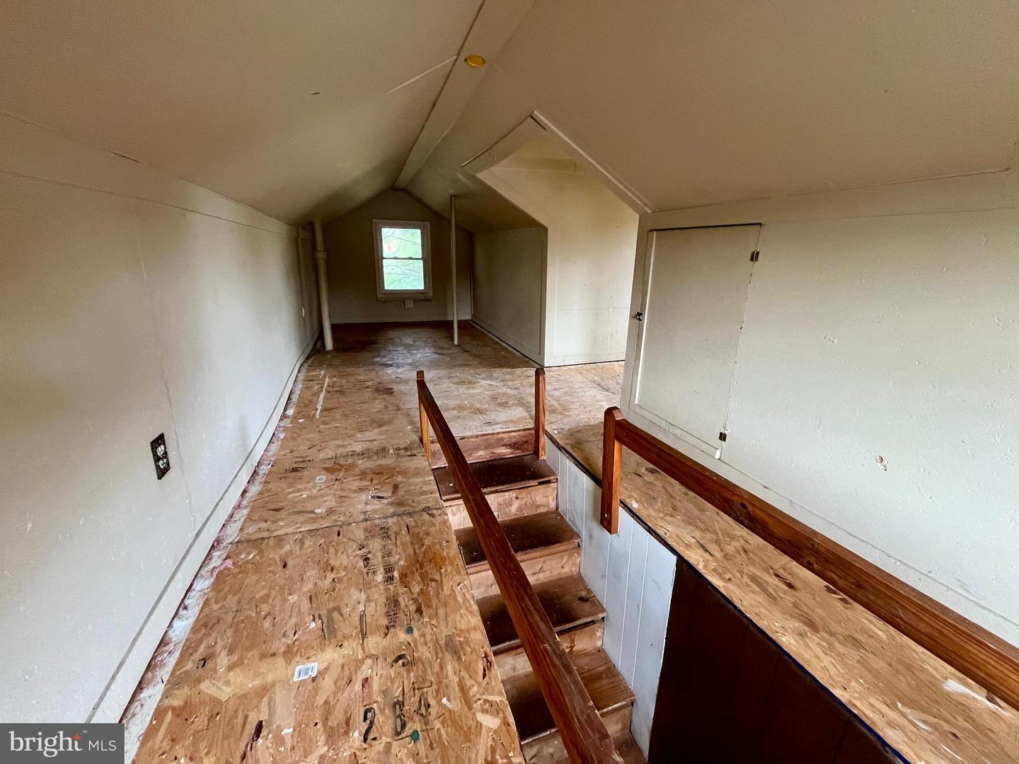 204 DOGWOOD ST, WAYNESBORO, Virginia 22980, 2 Bedrooms Bedrooms, ,1 BathroomBathrooms,Residential,For sale,204 DOGWOOD ST,VAWB2000178 MLS # VAWB2000178