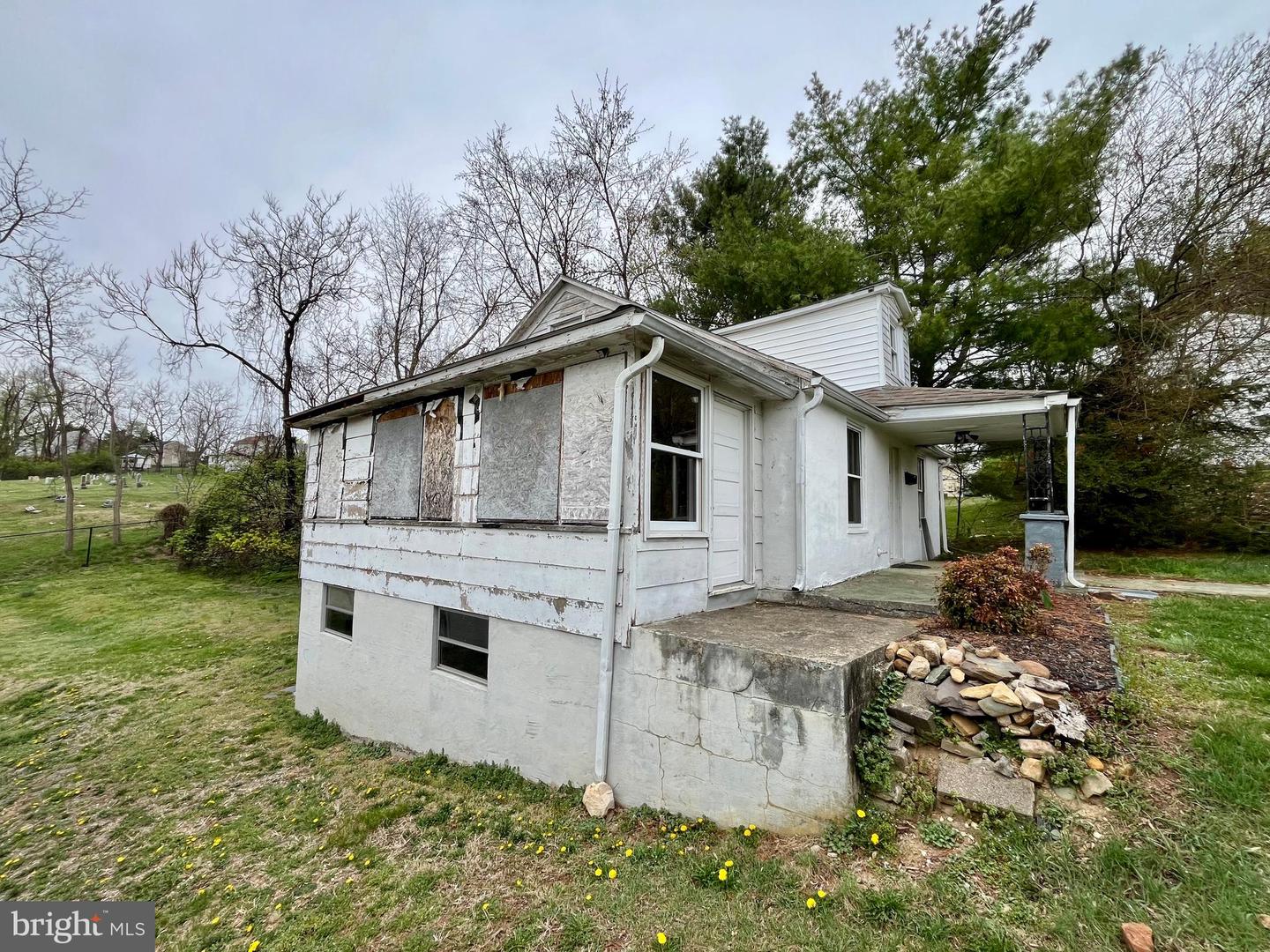 204 DOGWOOD ST, WAYNESBORO, Virginia 22980, 2 Bedrooms Bedrooms, ,1 BathroomBathrooms,Residential,For sale,204 DOGWOOD ST,VAWB2000178 MLS # VAWB2000178