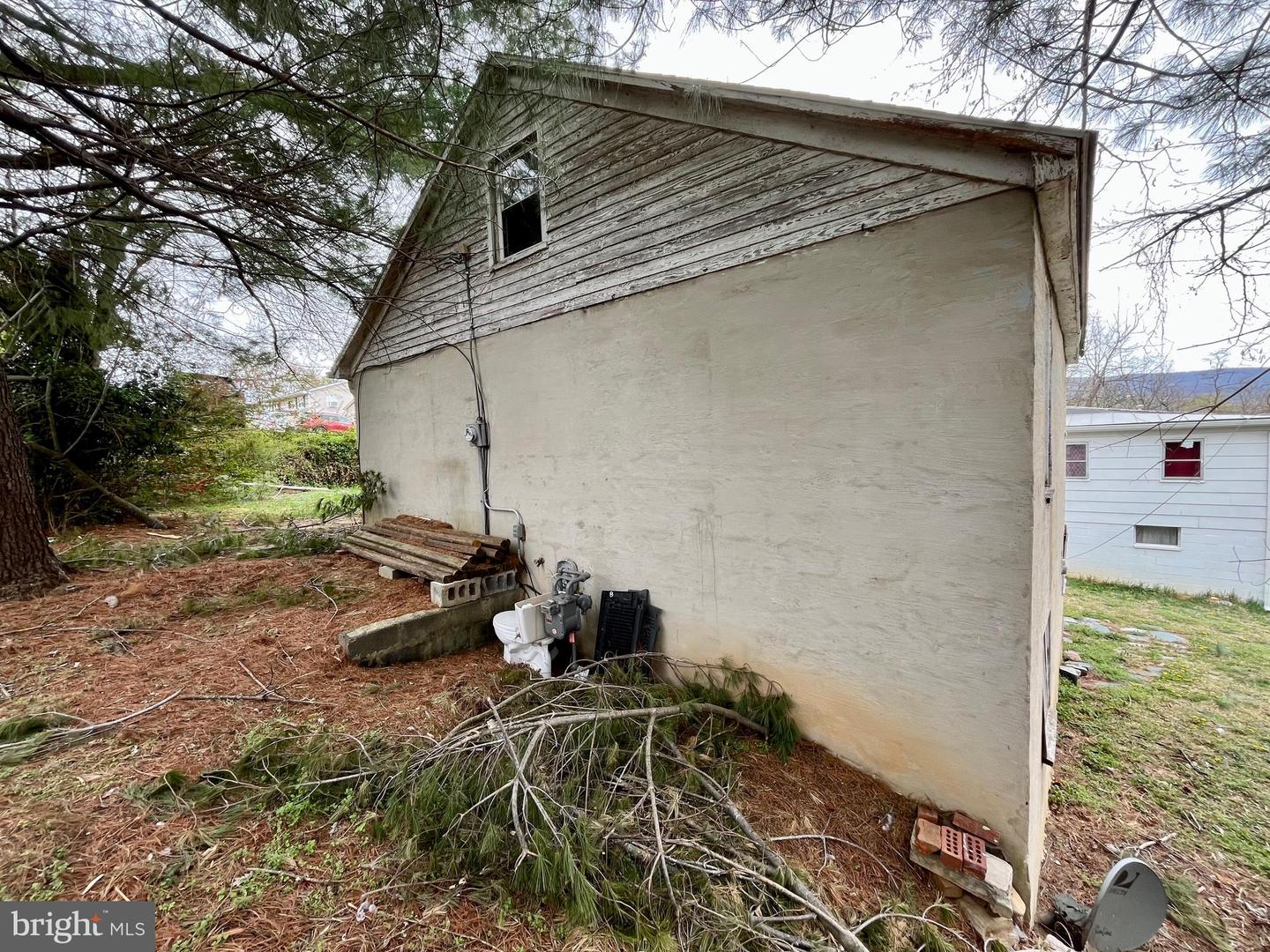 204 DOGWOOD ST, WAYNESBORO, Virginia 22980, 2 Bedrooms Bedrooms, ,1 BathroomBathrooms,Residential,For sale,204 DOGWOOD ST,VAWB2000178 MLS # VAWB2000178