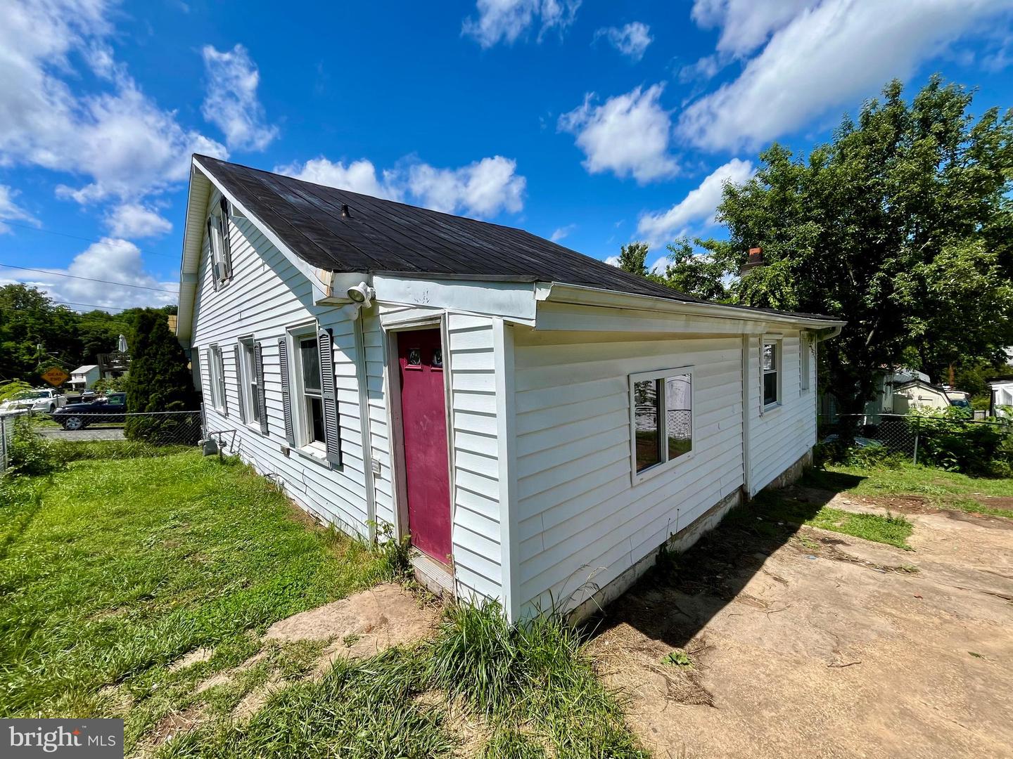 1112 BUTLER ST, STAUNTON, Virginia 24401, 4 Bedrooms Bedrooms, ,1 BathroomBathrooms,Residential,For sale,1112 BUTLER ST,VASC2000674 MLS # VASC2000674