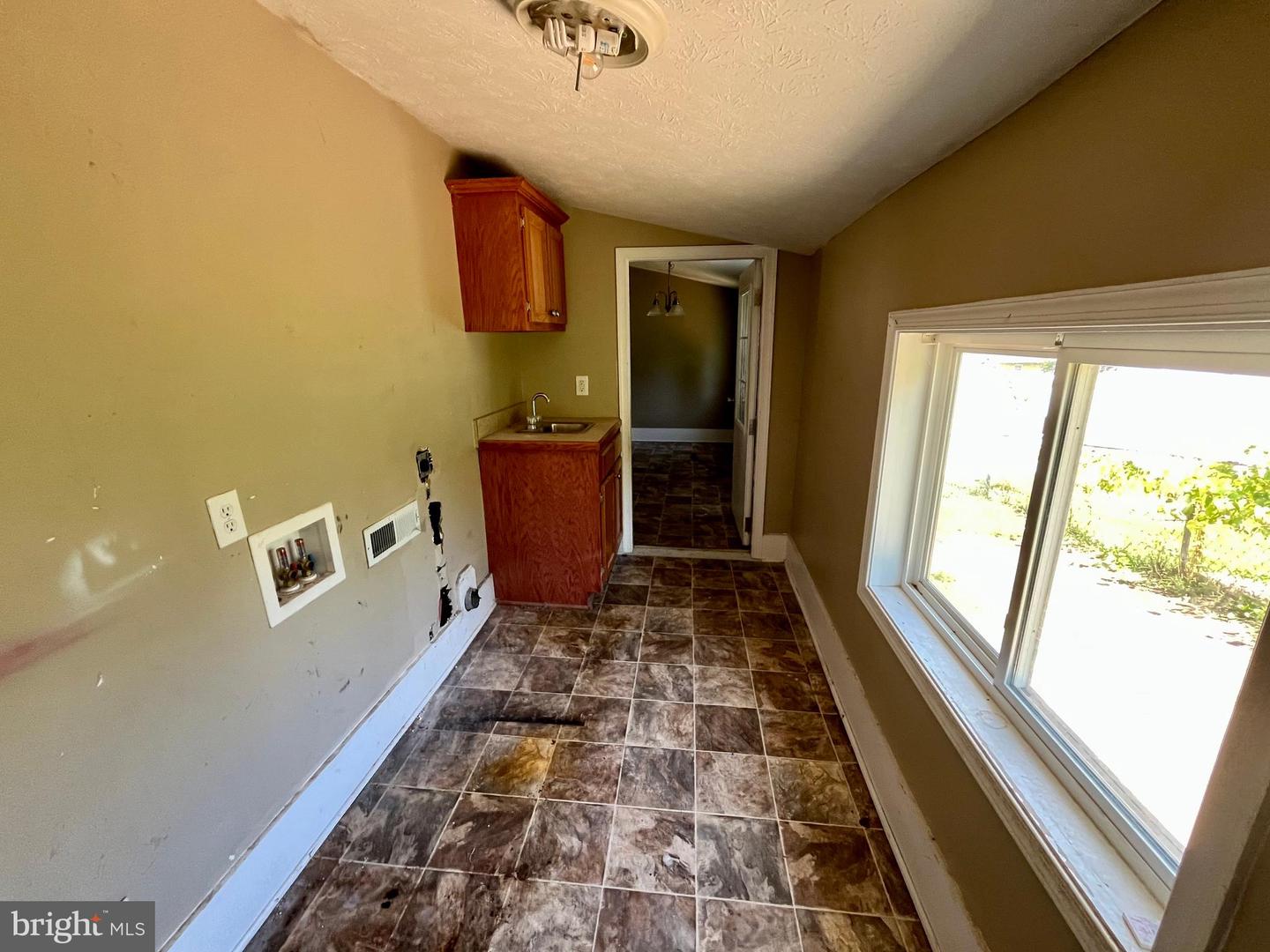 1112 BUTLER ST, STAUNTON, Virginia 24401, 4 Bedrooms Bedrooms, ,1 BathroomBathrooms,Residential,For sale,1112 BUTLER ST,VASC2000674 MLS # VASC2000674