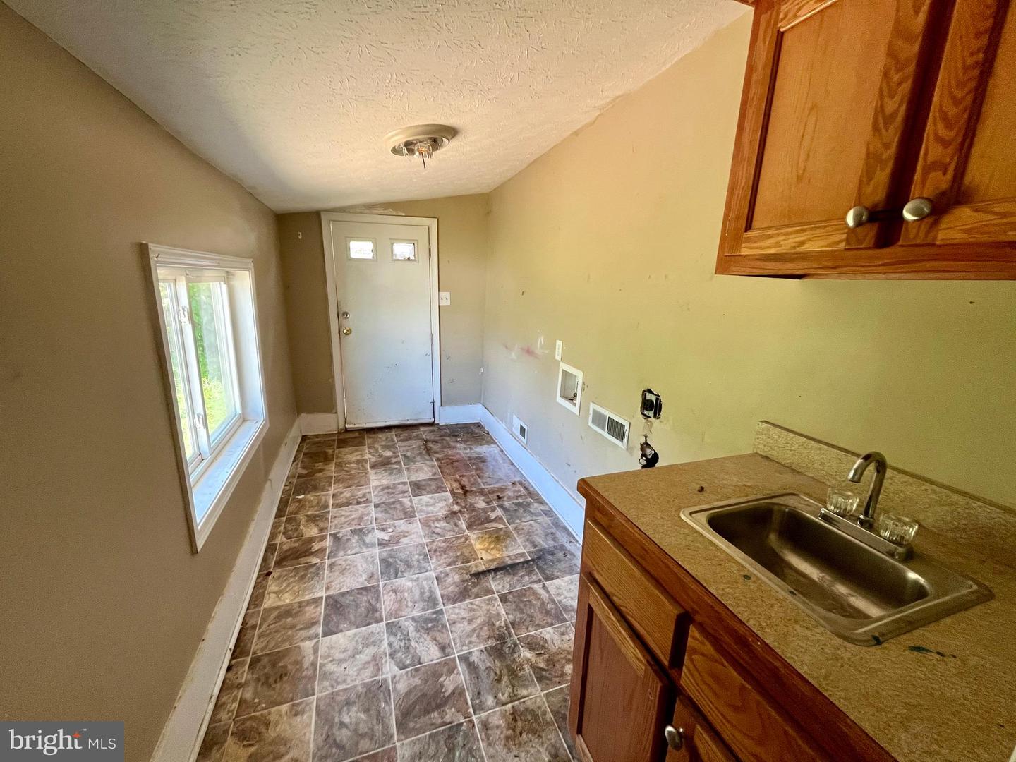 1112 BUTLER ST, STAUNTON, Virginia 24401, 4 Bedrooms Bedrooms, ,1 BathroomBathrooms,Residential,For sale,1112 BUTLER ST,VASC2000674 MLS # VASC2000674