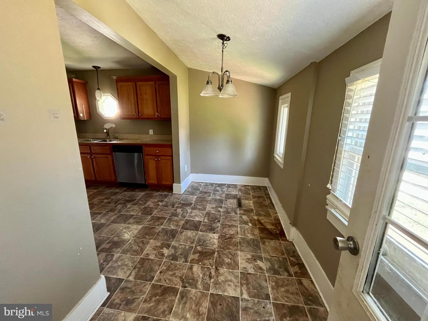 1112 BUTLER ST, STAUNTON, Virginia 24401, 4 Bedrooms Bedrooms, ,1 BathroomBathrooms,Residential,For sale,1112 BUTLER ST,VASC2000674 MLS # VASC2000674