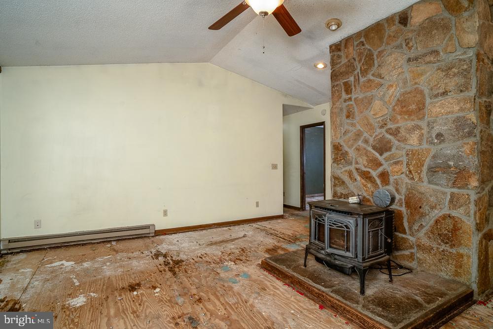 417 ALLEGHANY DR, MC GAHEYSVILLE, Virginia 22840, 3 Bedrooms Bedrooms, ,2 BathroomsBathrooms,Residential,For sale,417 ALLEGHANY DR,VARO2002404 MLS # VARO2002404