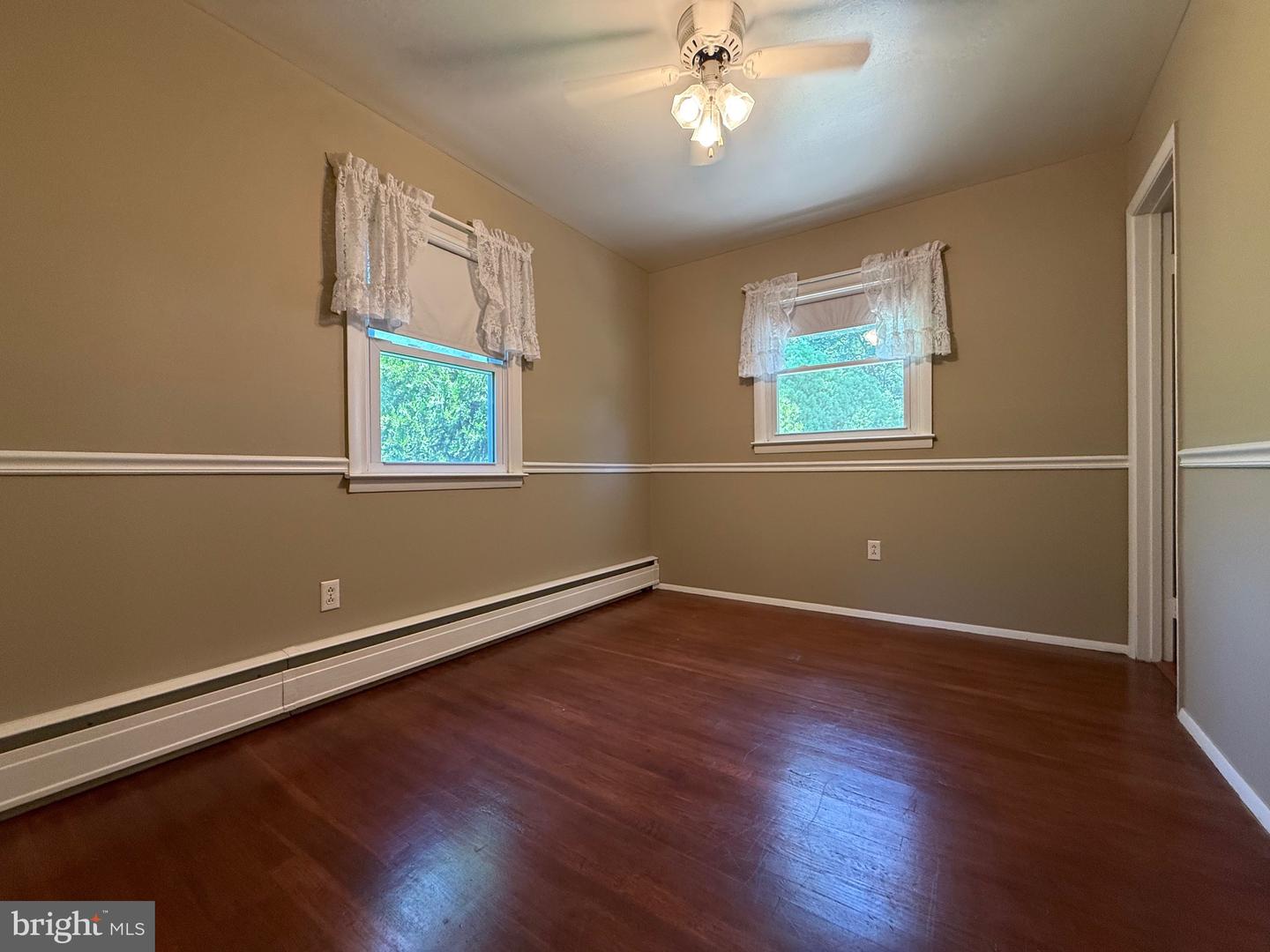 14221 FISHER AVE, WOODBRIDGE, Virginia 22191, 4 Bedrooms Bedrooms, ,2 BathroomsBathrooms,Residential,For sale,14221 FISHER AVE,VAPW2097954 MLS # VAPW2097954