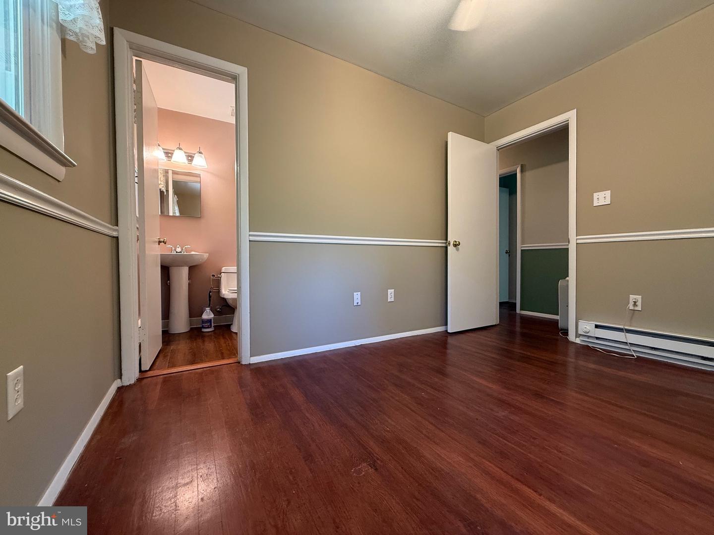 14221 FISHER AVE, WOODBRIDGE, Virginia 22191, 4 Bedrooms Bedrooms, ,2 BathroomsBathrooms,Residential,For sale,14221 FISHER AVE,VAPW2097954 MLS # VAPW2097954