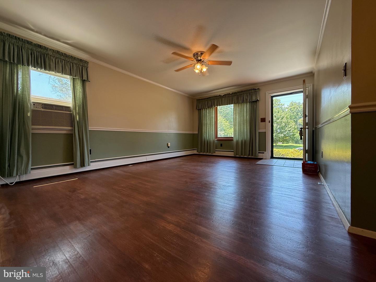 14221 FISHER AVE, WOODBRIDGE, Virginia 22191, 4 Bedrooms Bedrooms, ,2 BathroomsBathrooms,Residential,For sale,14221 FISHER AVE,VAPW2097954 MLS # VAPW2097954
