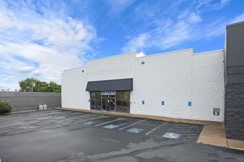 1740 E MARKET ST, HARRISONBURG, Virginia 22801, ,Commercial,1740 E MARKET ST,666133 MLS # 666133