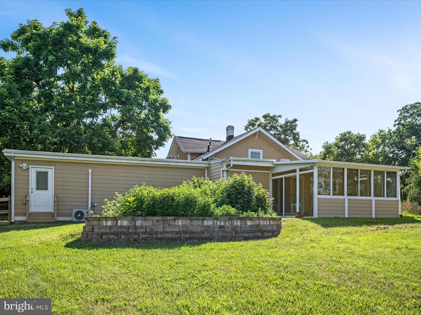 87 OLD WATERLOO RD, BOYCE, Virginia 22620, 5 Bedrooms Bedrooms, ,4 BathroomsBathrooms,Residential,For sale,87 OLD WATERLOO RD,VACL2003542 MLS # VACL2003542
