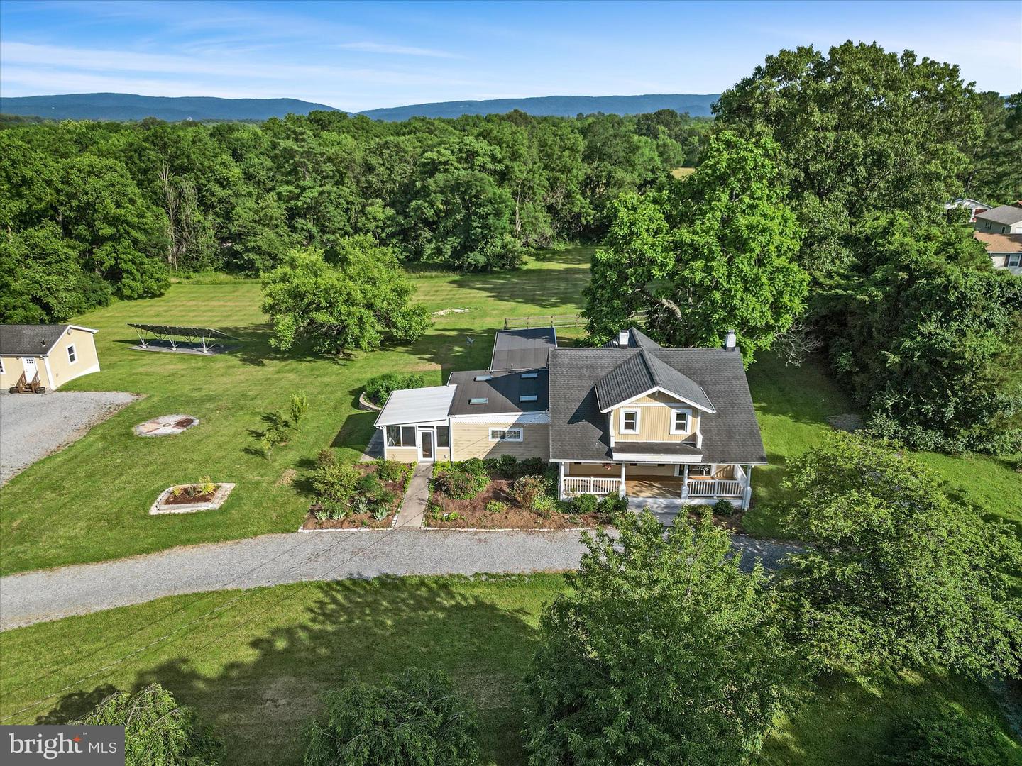 87 OLD WATERLOO RD, BOYCE, Virginia 22620, 5 Bedrooms Bedrooms, ,4 BathroomsBathrooms,Residential,For sale,87 OLD WATERLOO RD,VACL2003542 MLS # VACL2003542