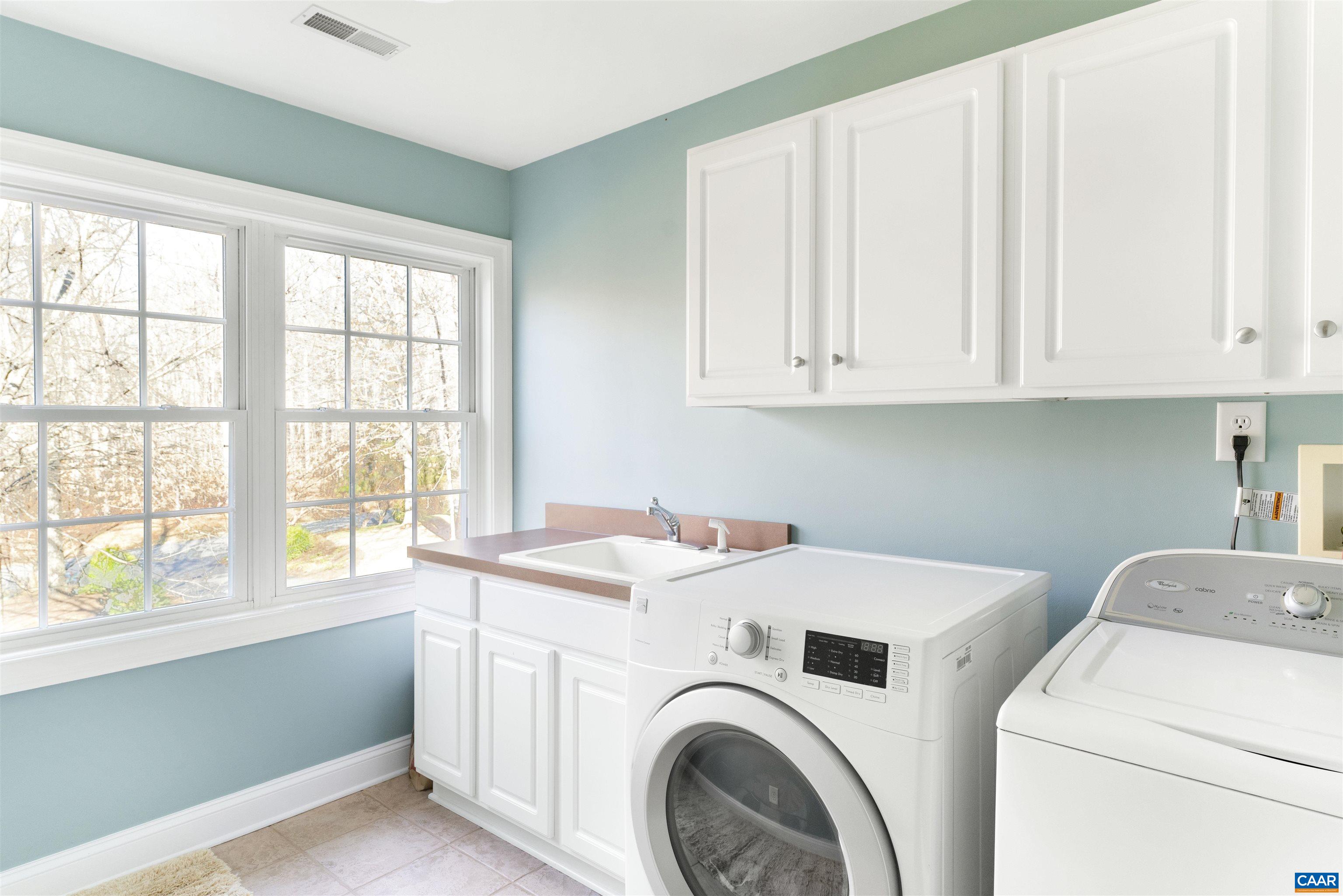 3535 FOXWOOD DR, BARBOURSVILLE, Virginia 22923, 4 Bedrooms Bedrooms, ,4 BathroomsBathrooms,Residential,3535 FOXWOOD DR,661913 MLS # 661913