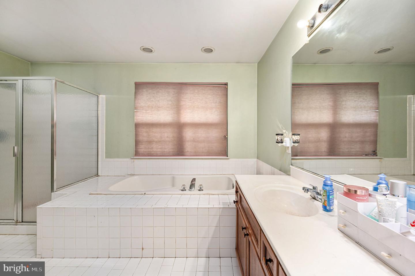 6804 LAKERIDGE DR, FREDERICKSBURG, Virginia 22407, 4 Bedrooms Bedrooms, ,2 BathroomsBathrooms,Residential,For sale,6804 LAKERIDGE DR,VASP2032456 MLS # VASP2032456
