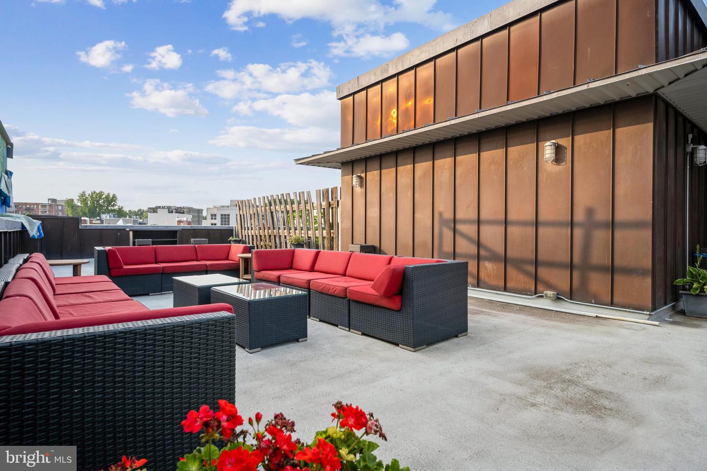 1700 KALORAMA RD NW #207, WASHINGTON, District Of Columbia 20009, 1 Bedroom Bedrooms, ,2 BathroomsBathrooms,Residential,For sale,1700 KALORAMA RD NW #207,DCDC2199264 MLS # DCDC2199264