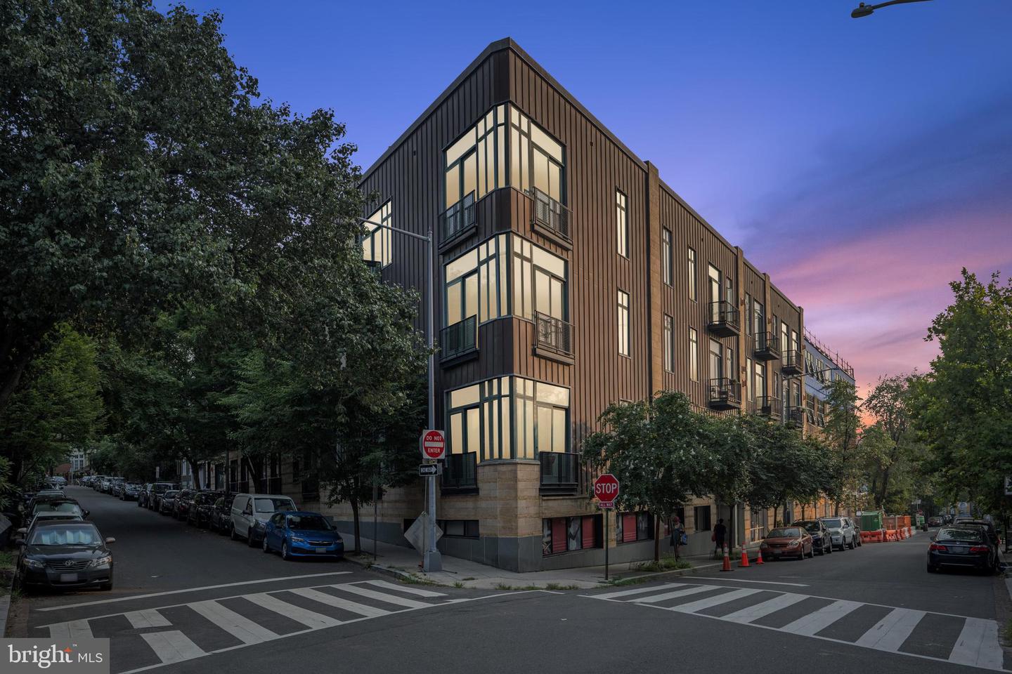 1700 KALORAMA RD NW #207, WASHINGTON, District Of Columbia 20009, 1 Bedroom Bedrooms, ,2 BathroomsBathrooms,Residential,For sale,1700 KALORAMA RD NW #207,DCDC2199264 MLS # DCDC2199264