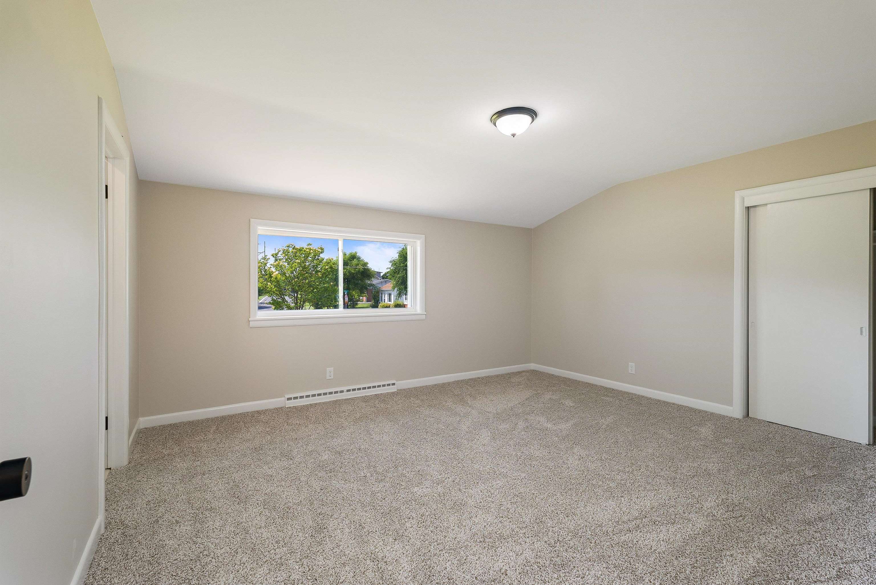 100 MONUMENT AVE, HARRISONBURG, Virginia 22801, 3 Bedrooms Bedrooms, ,2 BathroomsBathrooms,Residential,100 MONUMENT AVE,665459 MLS # 665459