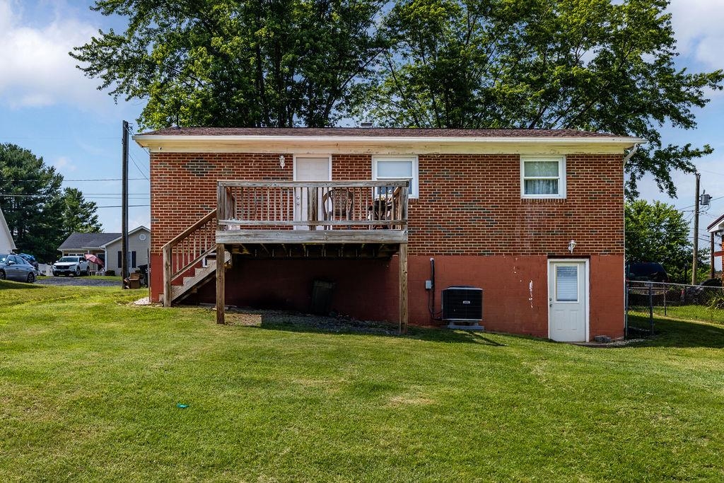 58 AUGUSTA ST, VERONA, Virginia 24482, 3 Bedrooms Bedrooms, ,1 BathroomBathrooms,Residential,58 AUGUSTA ST,666134 MLS # 666134