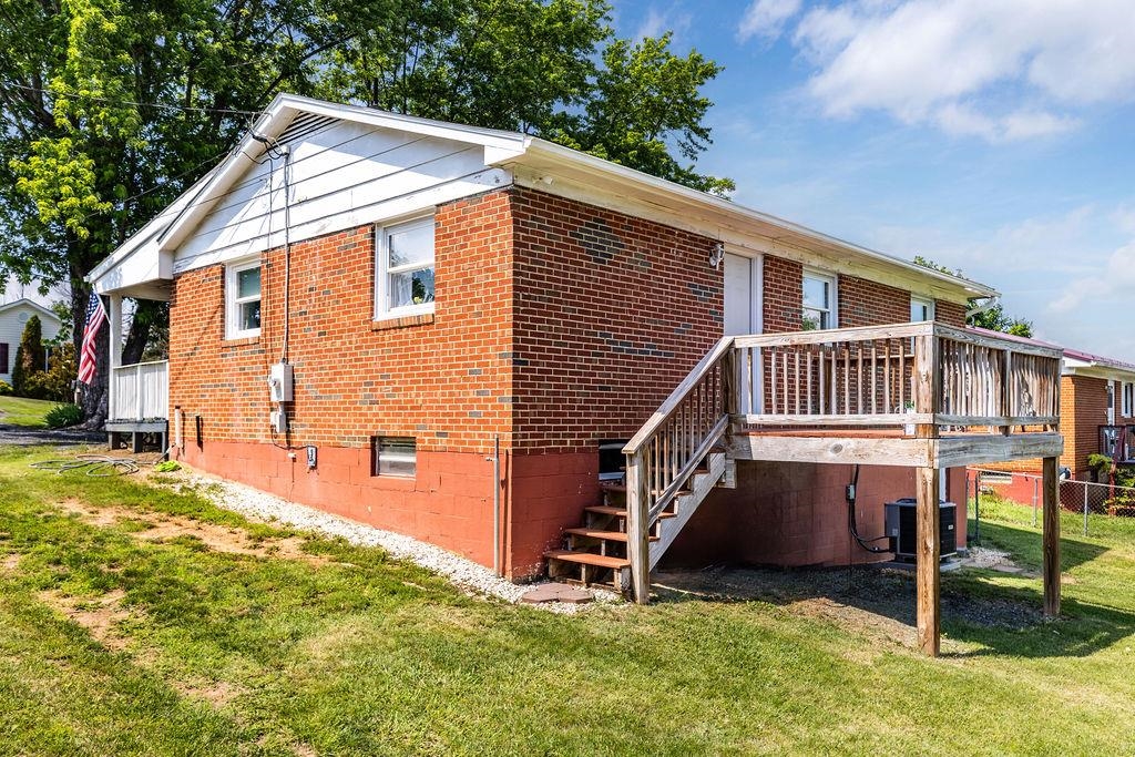 58 AUGUSTA ST, VERONA, Virginia 24482, 3 Bedrooms Bedrooms, ,1 BathroomBathrooms,Residential,58 AUGUSTA ST,666134 MLS # 666134