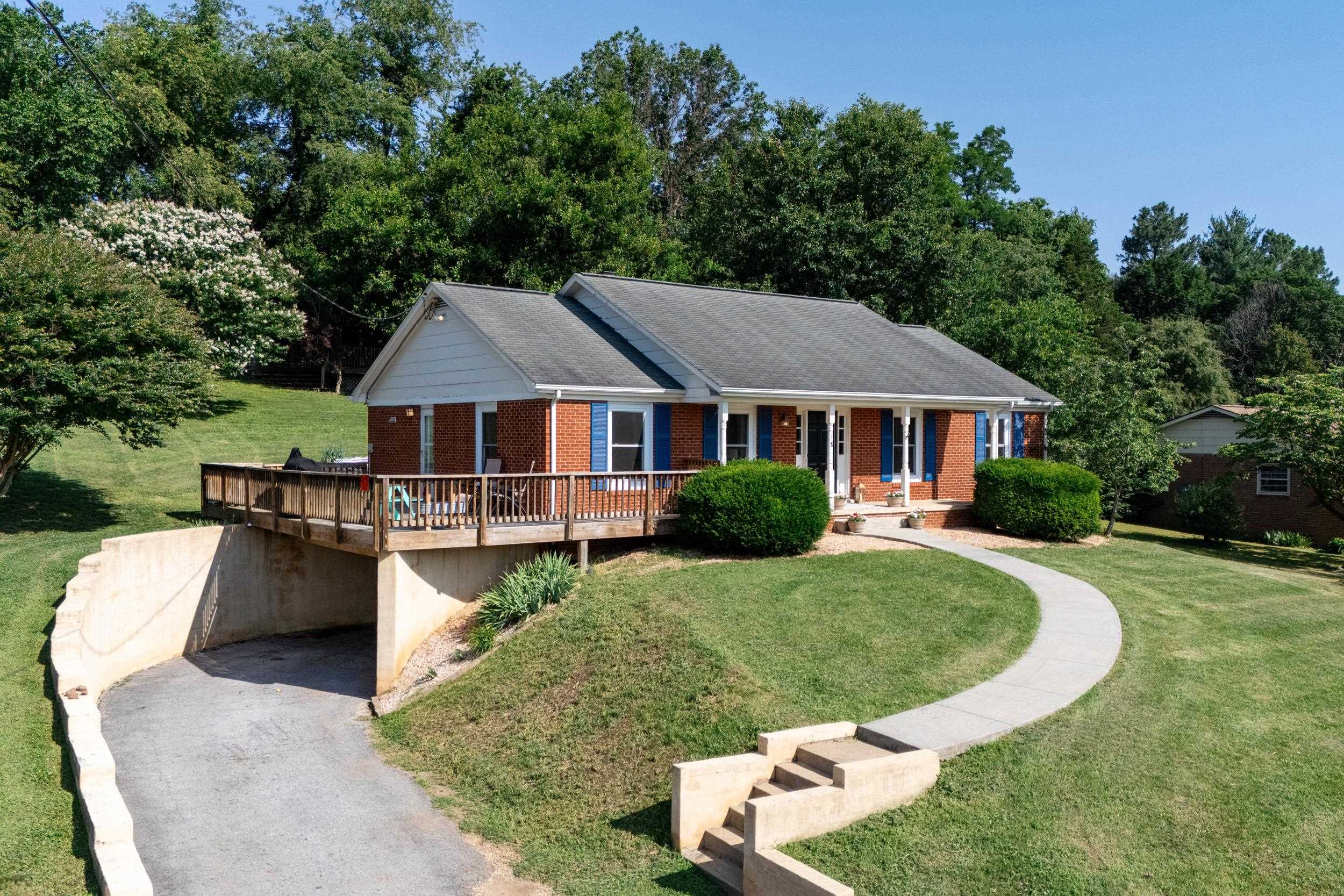 18 GREENFIELD RD, LURAY, Virginia 22835, 3 Bedrooms Bedrooms, ,3 BathroomsBathrooms,Residential,18 GREENFIELD RD,666136 MLS # 666136