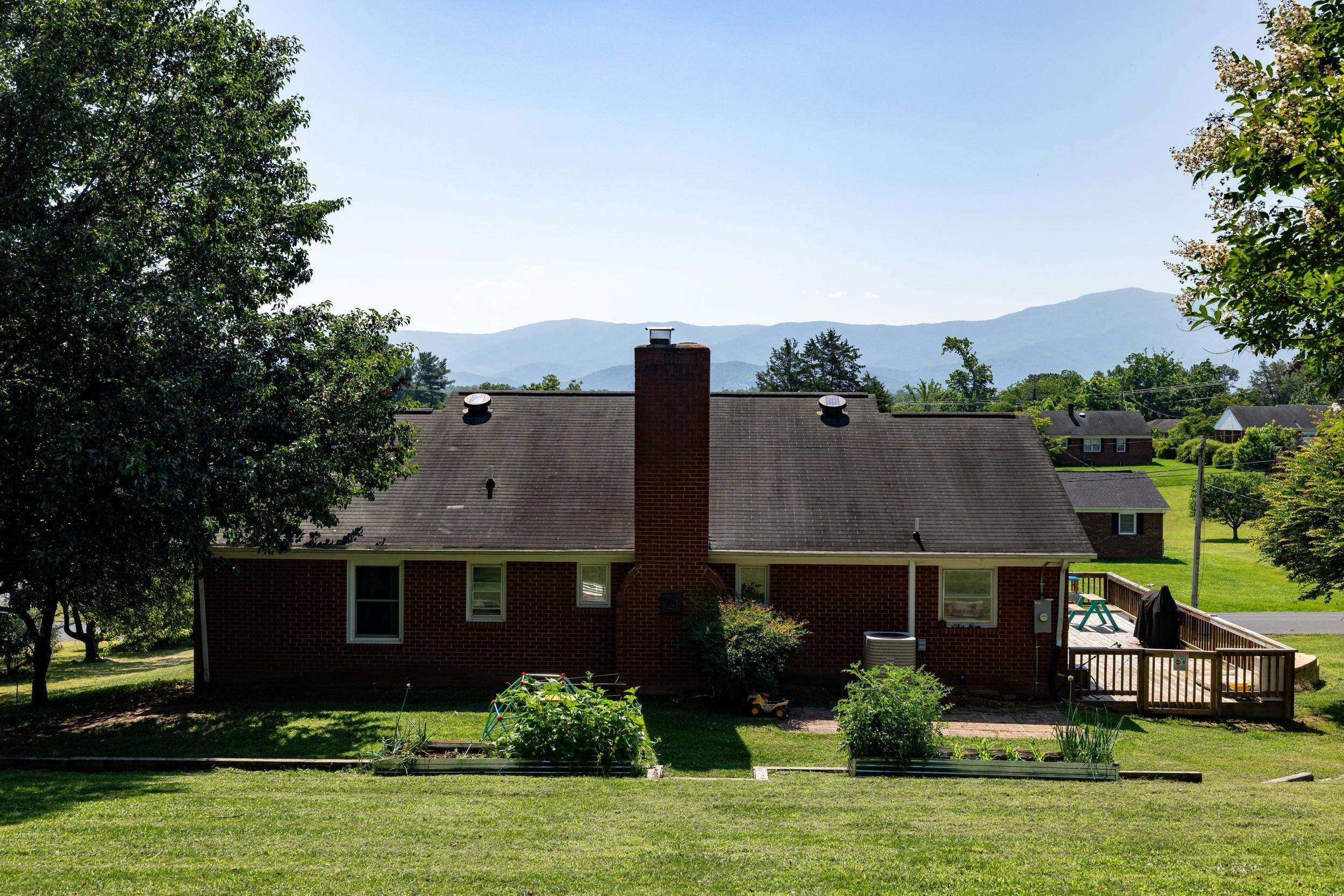 18 GREENFIELD RD, LURAY, Virginia 22835, 3 Bedrooms Bedrooms, ,3 BathroomsBathrooms,Residential,18 GREENFIELD RD,666136 MLS # 666136