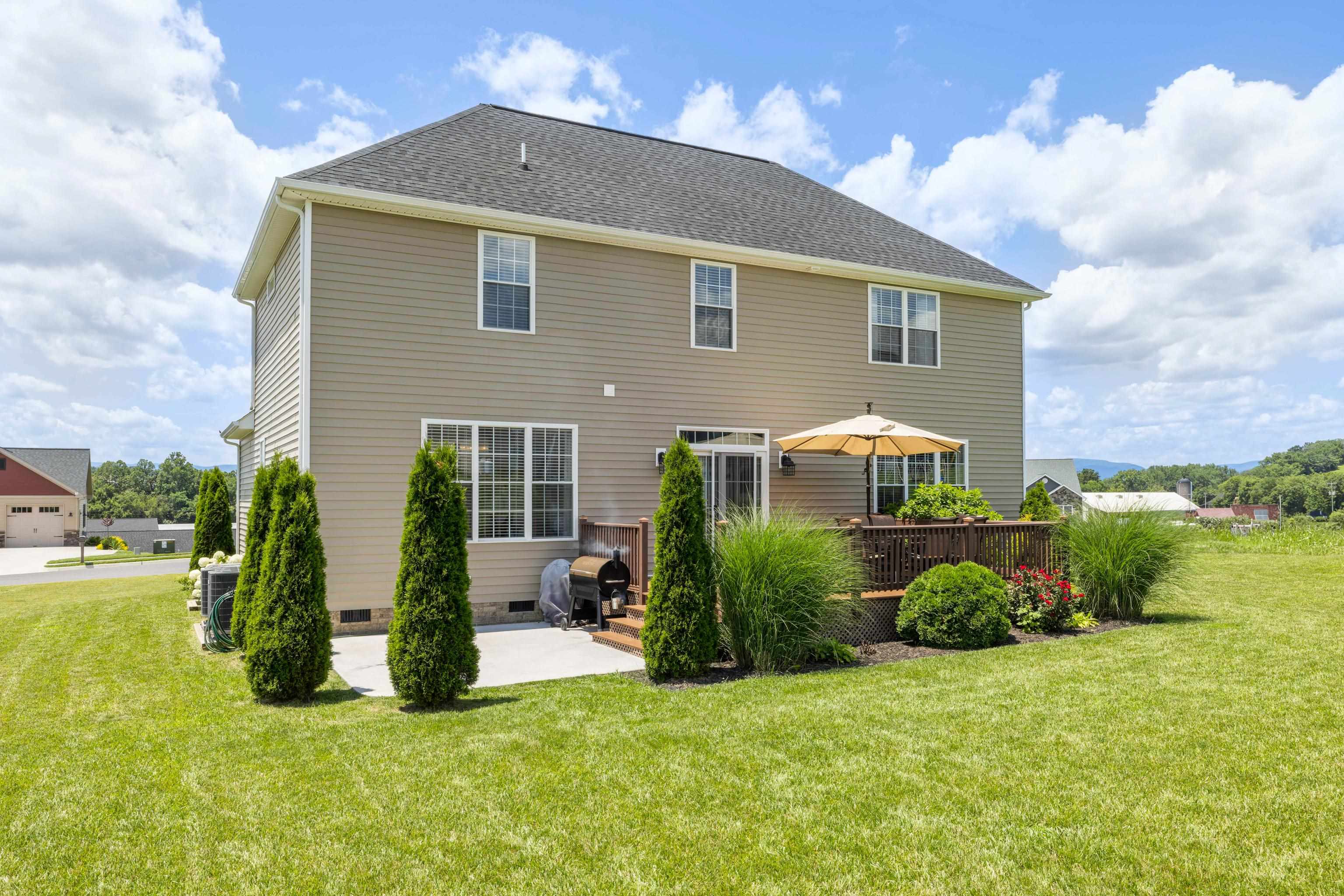 130 TURBINE LN, BRIDGEWATER, Virginia 22812, 4 Bedrooms Bedrooms, ,2 BathroomsBathrooms,Residential,Meticulously Maintained Home in Like New Condition,130 TURBINE LN,666137 MLS # 666137