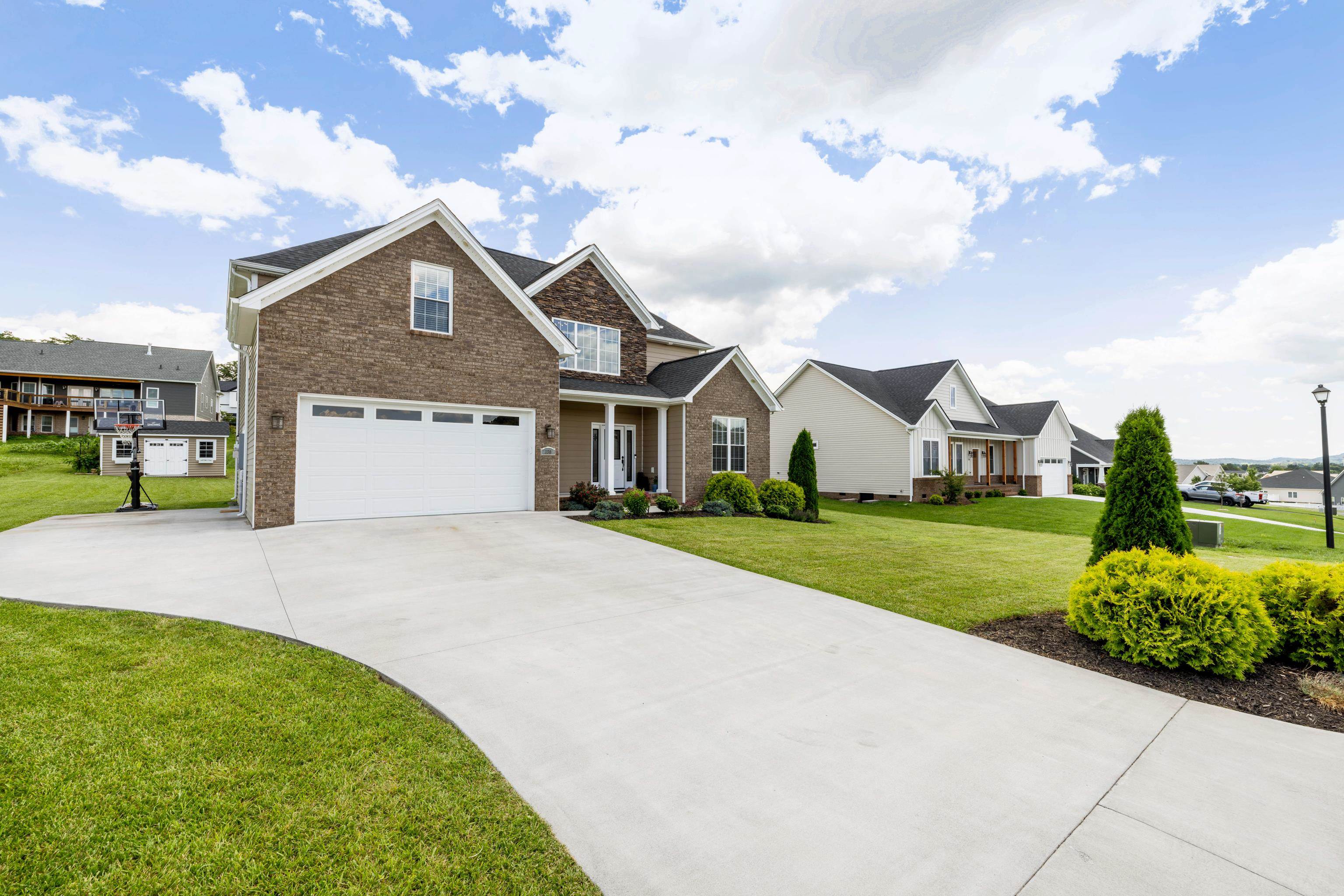130 TURBINE LN, BRIDGEWATER, Virginia 22812, 4 Bedrooms Bedrooms, ,2 BathroomsBathrooms,Residential,Meticulously Maintained Home in Like New Condition,130 TURBINE LN,666137 MLS # 666137
