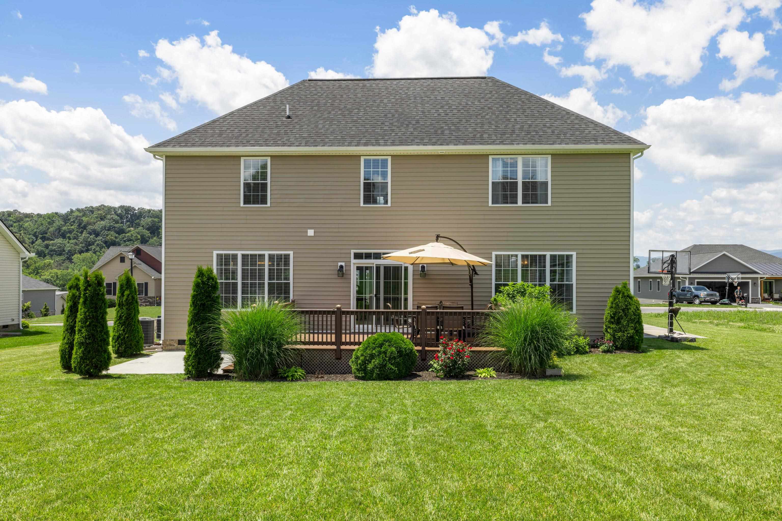 130 TURBINE LN, BRIDGEWATER, Virginia 22812, 4 Bedrooms Bedrooms, ,2 BathroomsBathrooms,Residential,Meticulously Maintained Home in Like New Condition,130 TURBINE LN,666137 MLS # 666137